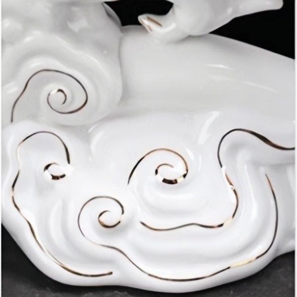 c-31.jpg Graceful Vintage White Lazy Semi-Automatic Chinese Gilded Sculptural Dragon Porcelain Tea Cup Set
